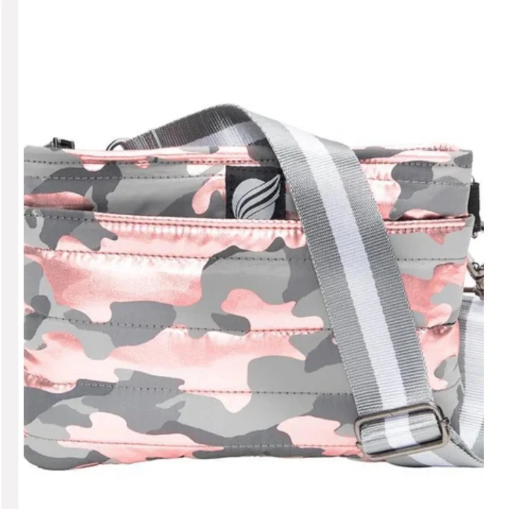NWOT THINK ROYLN Women's Bum Crossbody Puffer Bag PINK GRAY METALLIC Camo